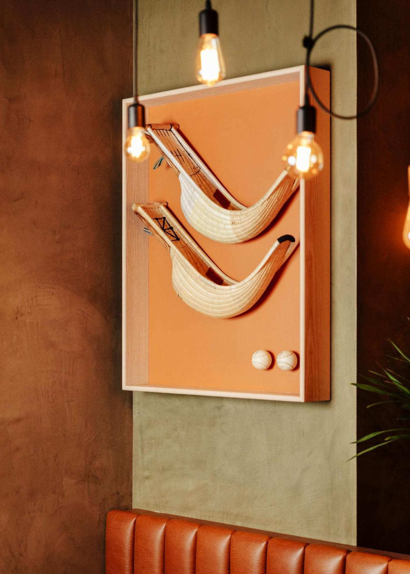 Radisson Collection Hotel, Magdalena Plaza Sevilla Exteriér fotografie A wall mounted version of the game